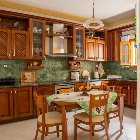 Violetta's House παραδοσιακή στην Villa